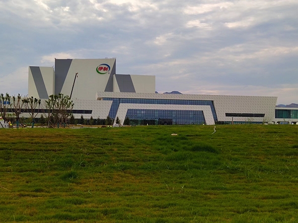 伊利自動(dòng)上下料托盤(pán)清洗機(jī)運(yùn)轉(zhuǎn)實(shí)拍