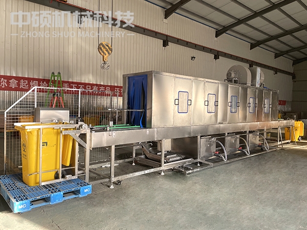 中碩醫(yī)廢箱周轉(zhuǎn)箱清洗機(jī)實(shí)拍，清洗消毒除水一體機(jī)，售后無(wú)憂(yōu)質(zhì)量保證