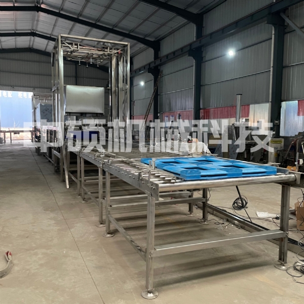 中糧集團(tuán)托盤(pán)清洗機(jī)試機(jī)實(shí)拍